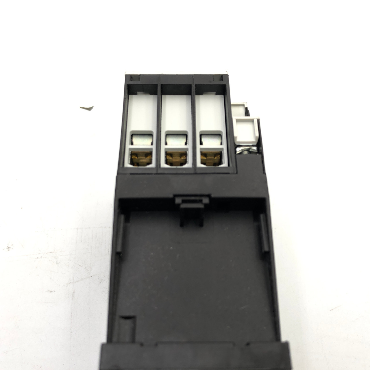 LOT OF 10 - EATON XTCE015B10 24VDC 3 POLE CONTACTORS