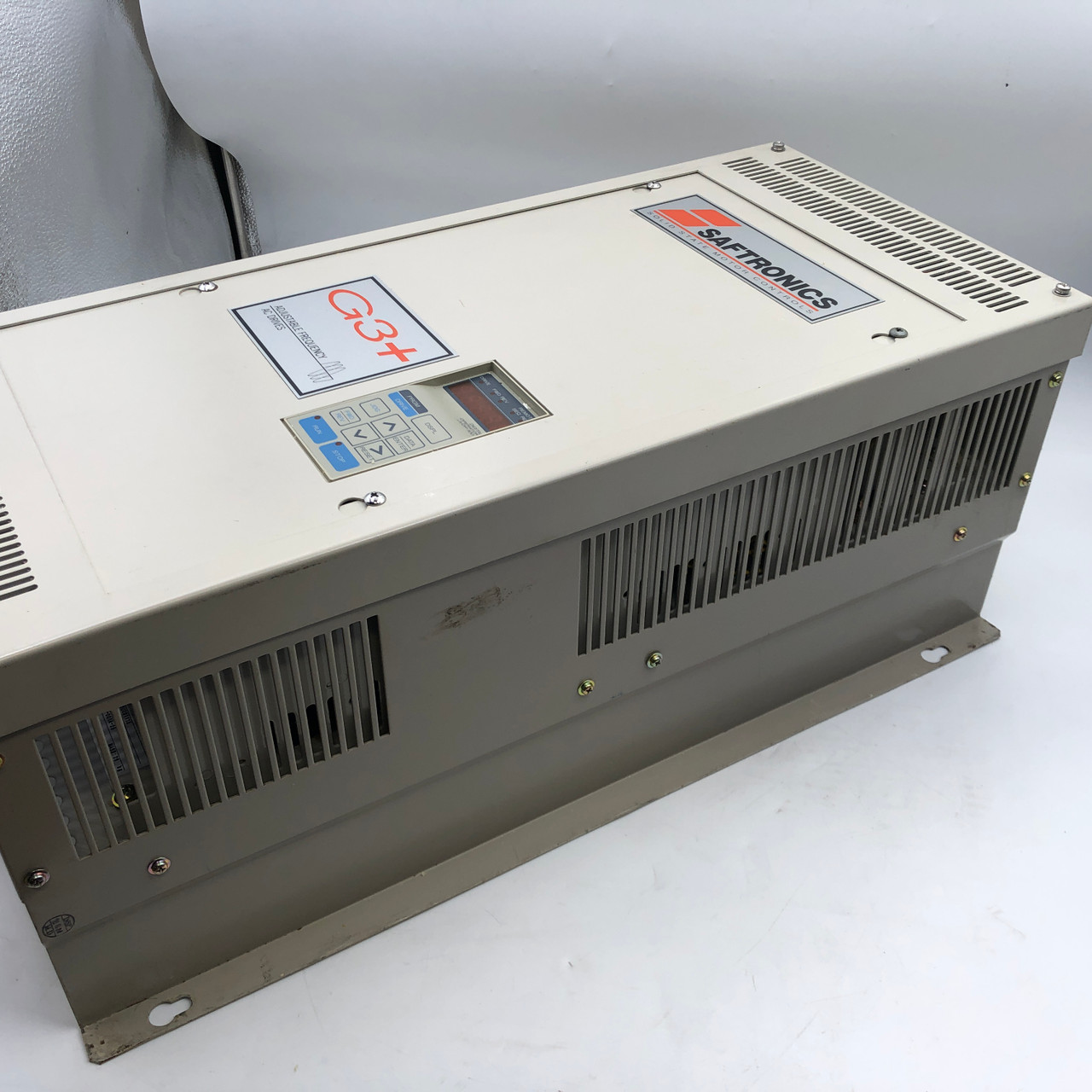 SAFTRONICS CIMR-G3U2011+ 0-230VAC 0-400HZ 3 PHASE VARIABLE FREQUENCY AC DRIVE