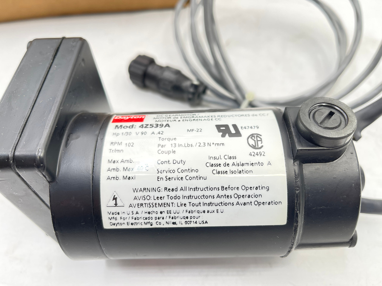 DAYTON 4Z539A 1/30 HP 90VDC 102RPM CONTINUOUS PERMANENT MAGNET GEARMOTOR - NEW