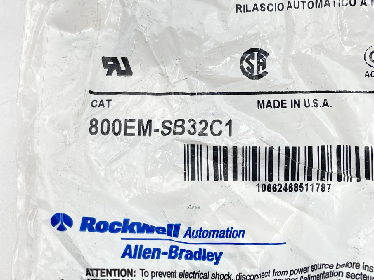 ALLEN BRADLEY 800EM-SB32C1 SER A SPRING RETURN SELECTOR SWITCH - NEW