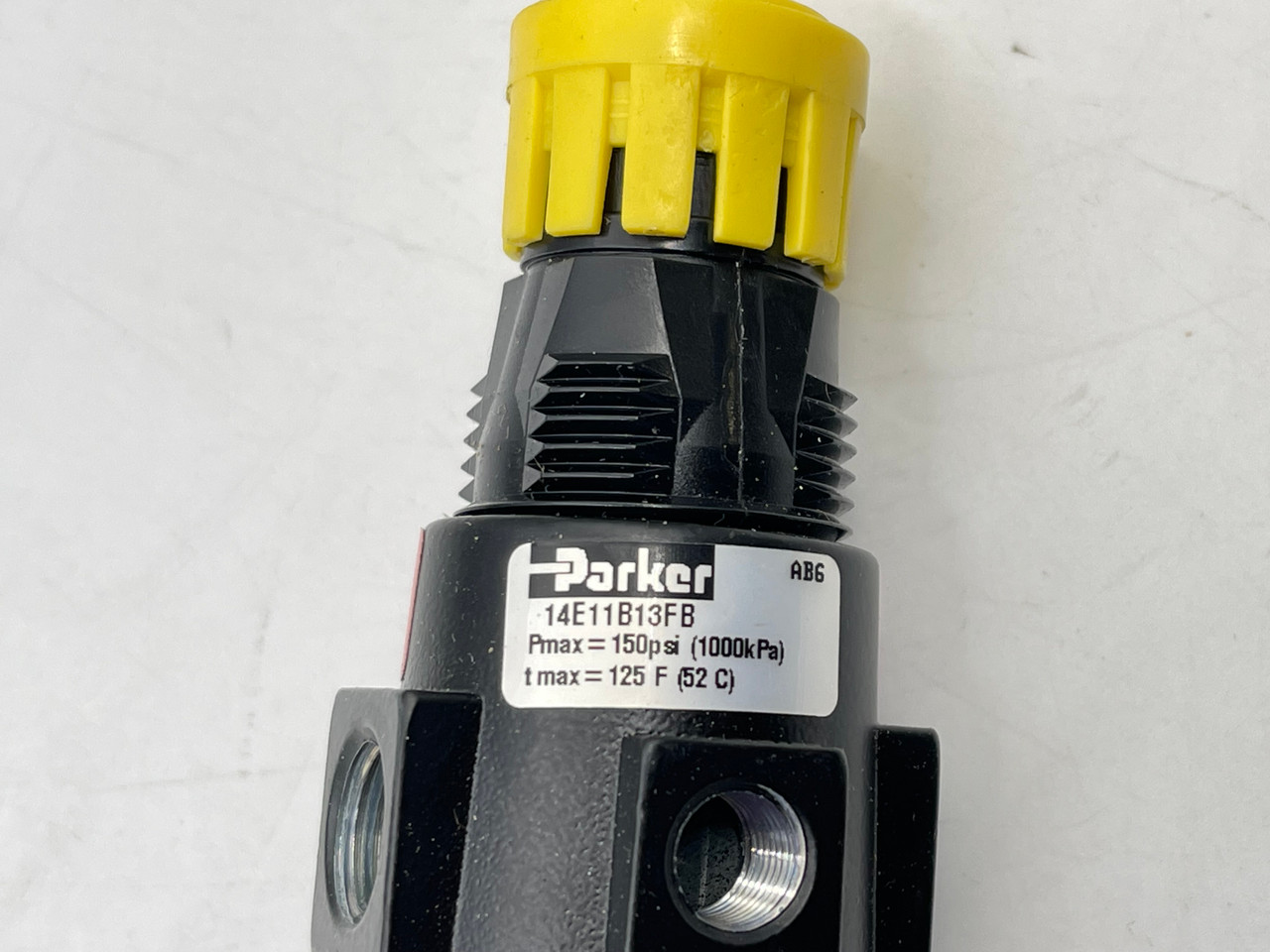 PARKER 14E series (mini filter, regulator combine, 1/4") 14E11B13FB  NEW