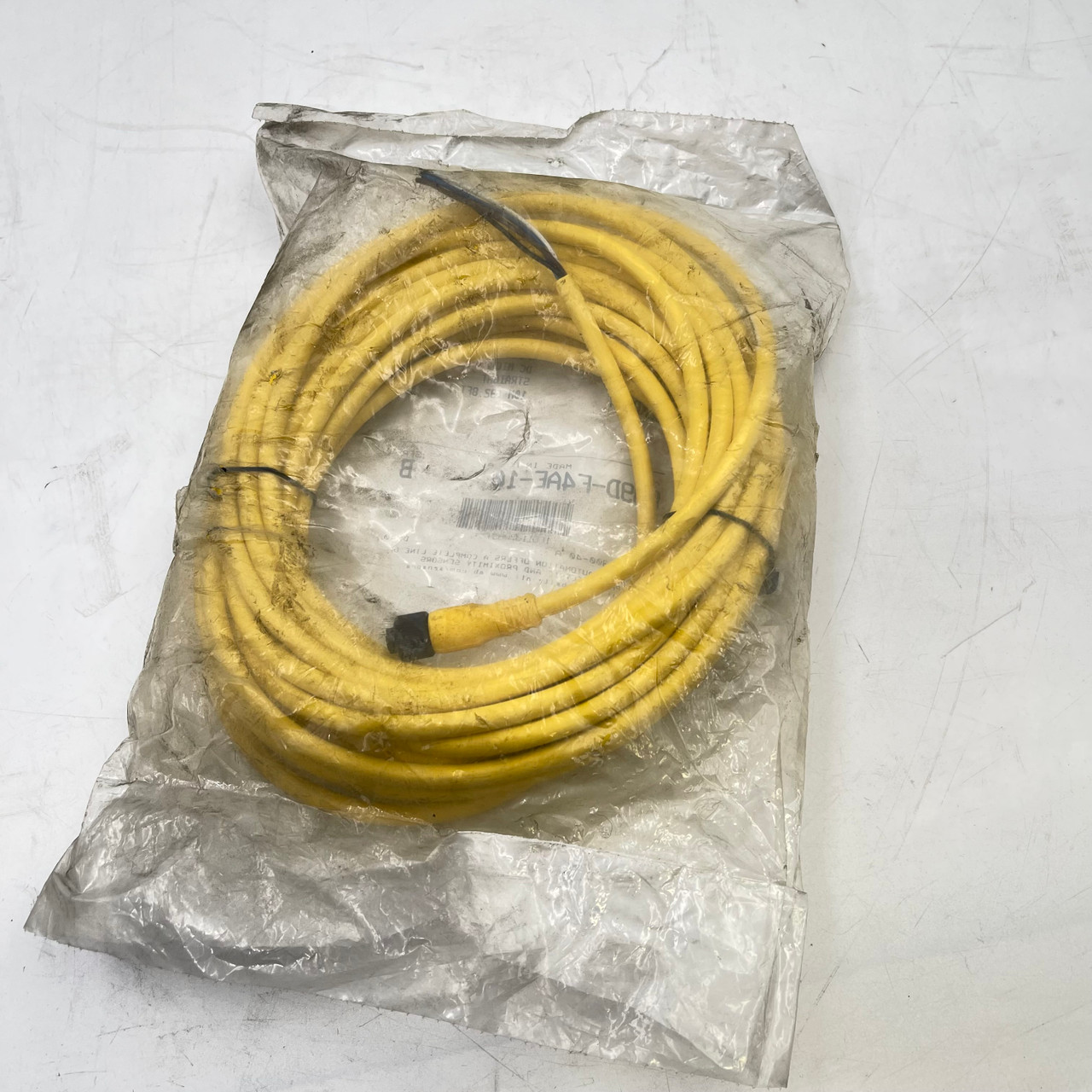 ALLEN BRADLEY 889D-F4AE-10 SERIES B 4 PIN DC MICRO STRAIGHT 32.8FT CORDSET - NEW