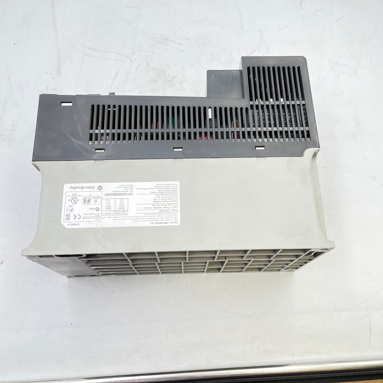 ALLEN BRADLEY 25B-D024N114 11kW 15HP 3P 380-480V POWERFLEX 525 AC DRIVE