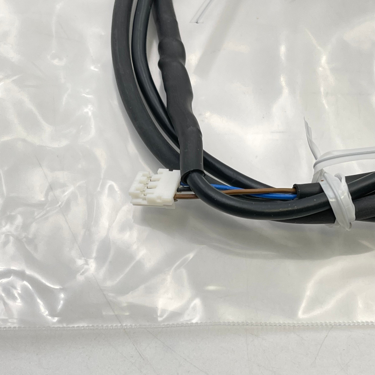 OMRON E3V3-D62 REFLECTIVE PHOTOELECTRIC SENSOR IP67  - NEW