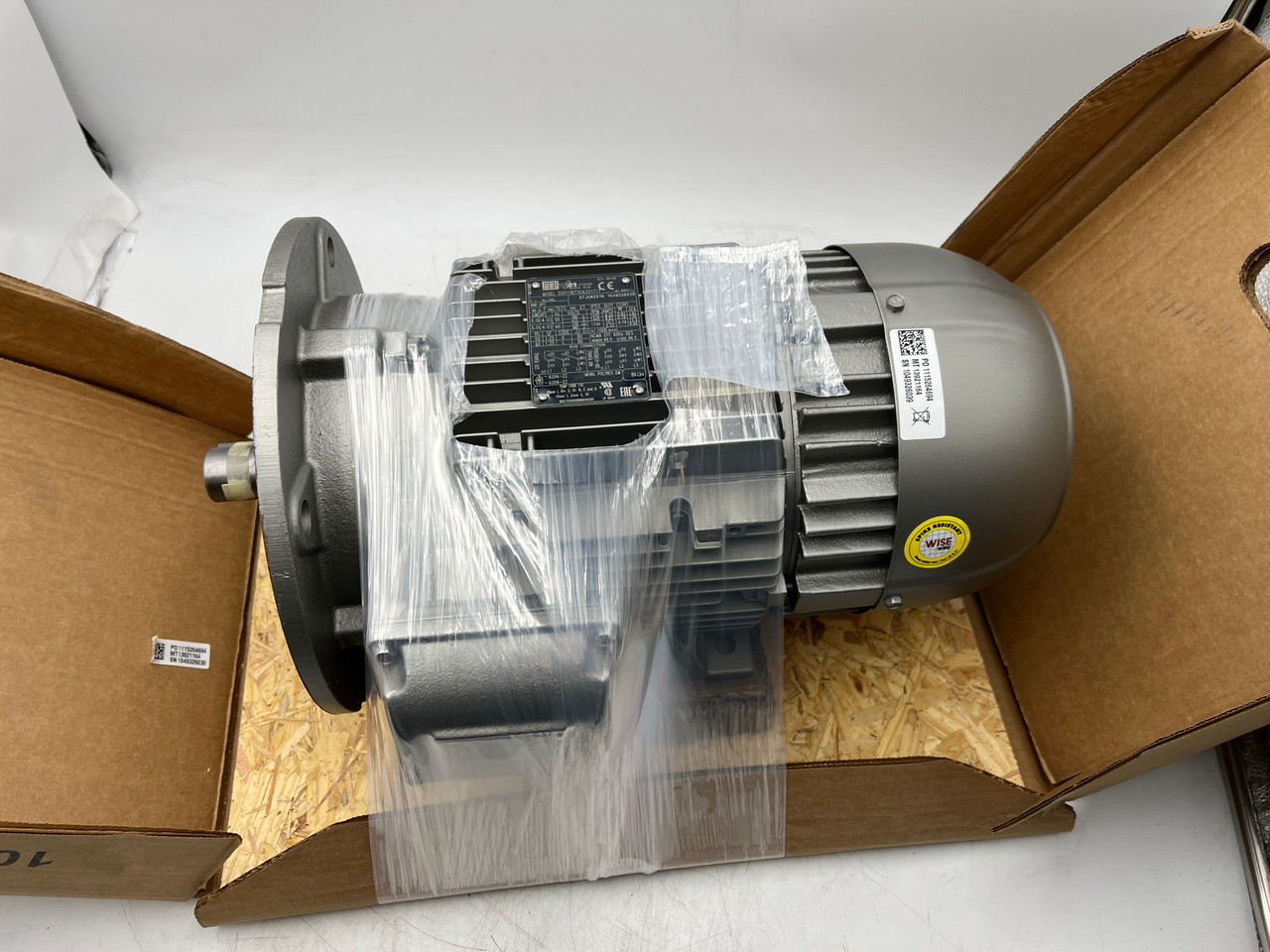 WEG W21 Severe Duty Motor 4HP 3kW 1740RPM 100L Frame Z00318ET3EAL021717 New