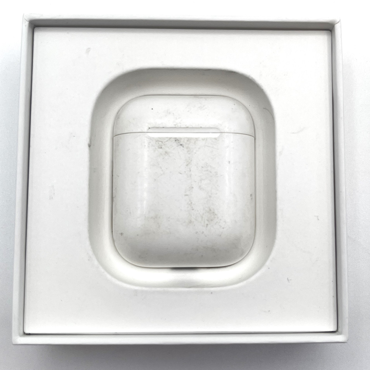 APPLE AIRPODS WITH CHARGING CASE MV7N2AM/A - USED