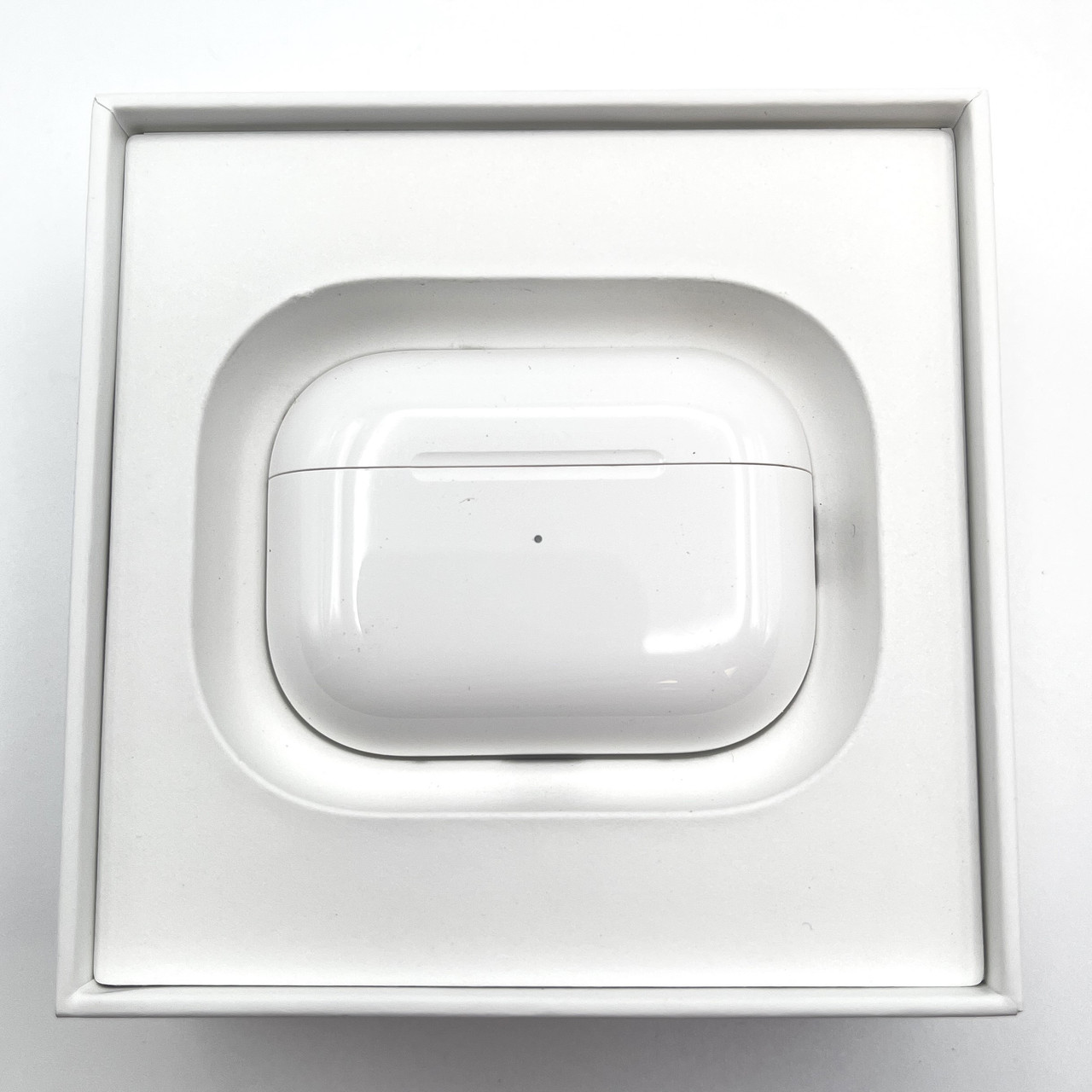 APPLE AIRPODS PRO 2ND GENERATION WITH MAGSAFE CHARGING CASE MQD83AM/A- USED