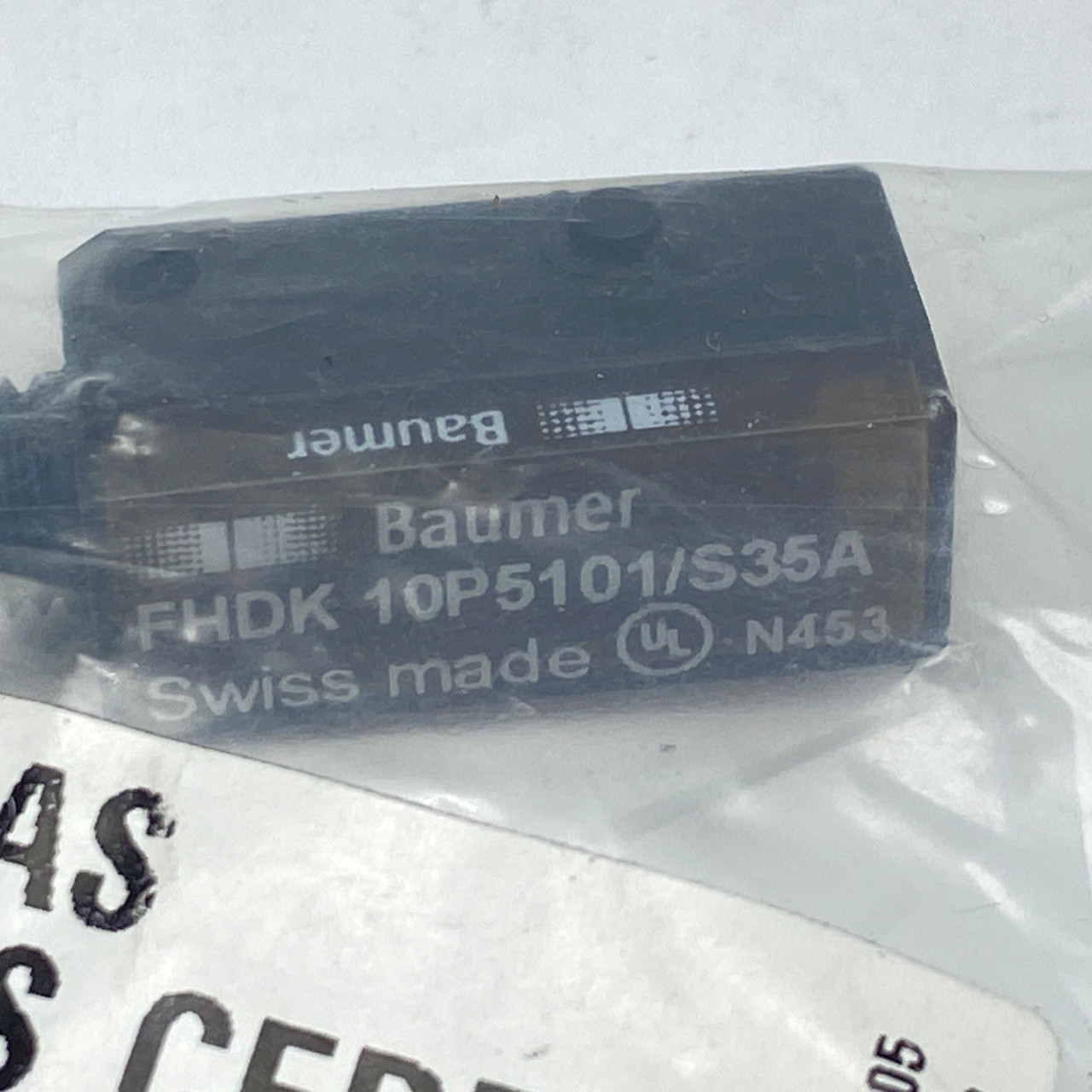 Baumer FHDK 10P5101/S35A  Diffuse Photoelectric Proximity Sensor PNP NEW