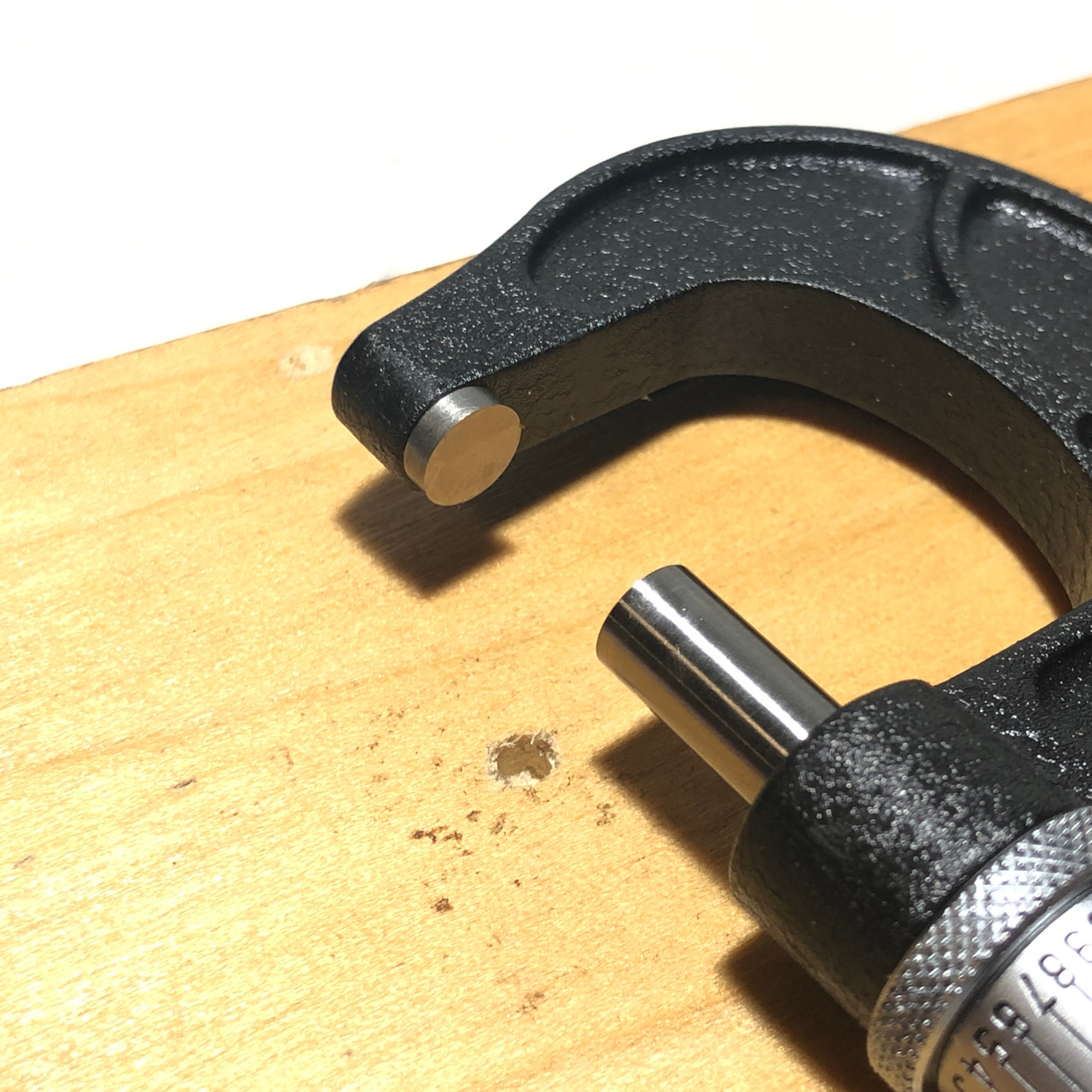 SCHERR TUMICO 0-1" SOLID FRAME RATCHETING OUTSIDE MICROMETER 0.001"