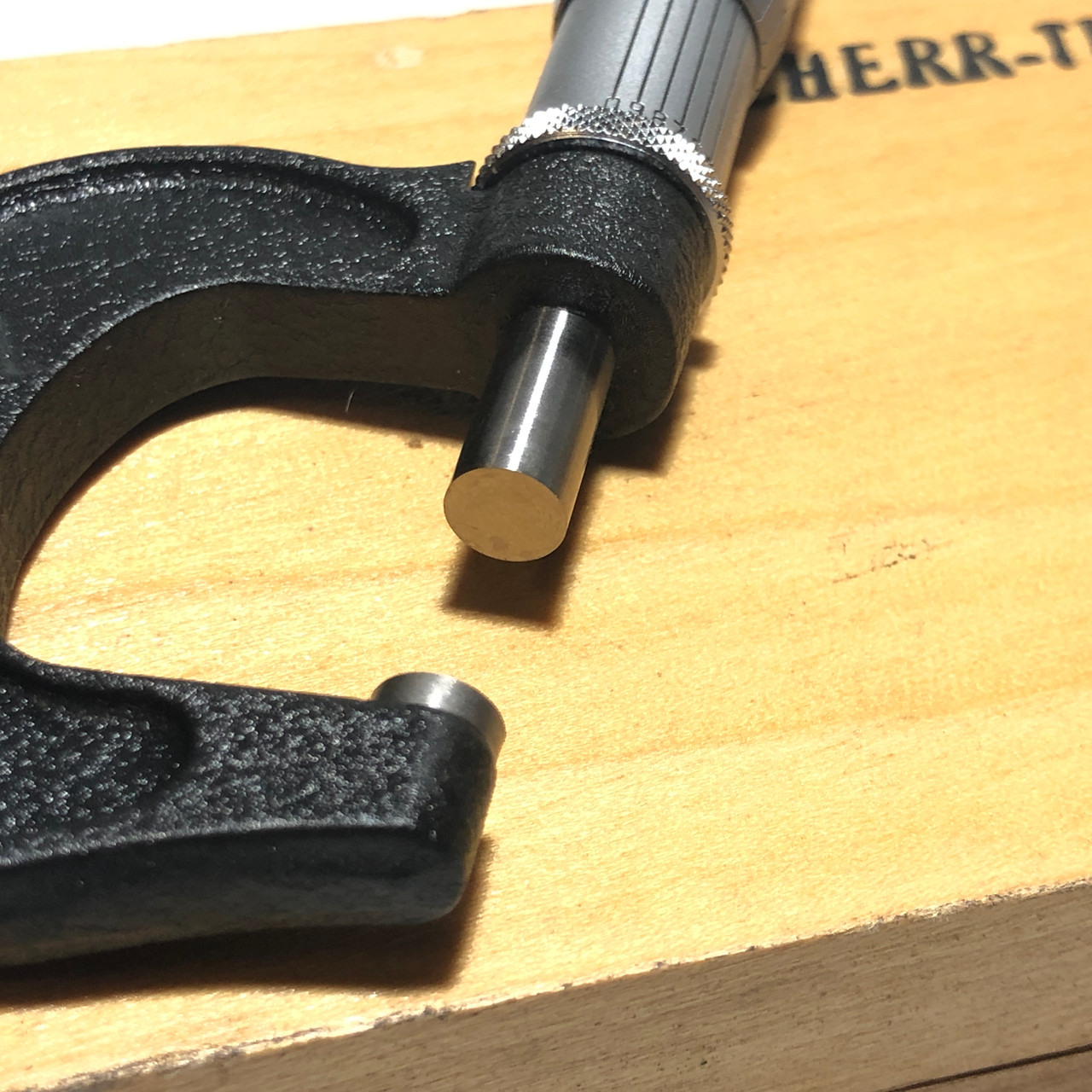 SCHERR TUMICO 0-1" SOLID FRAME RATCHETING OUTSIDE MICROMETER 0.001"