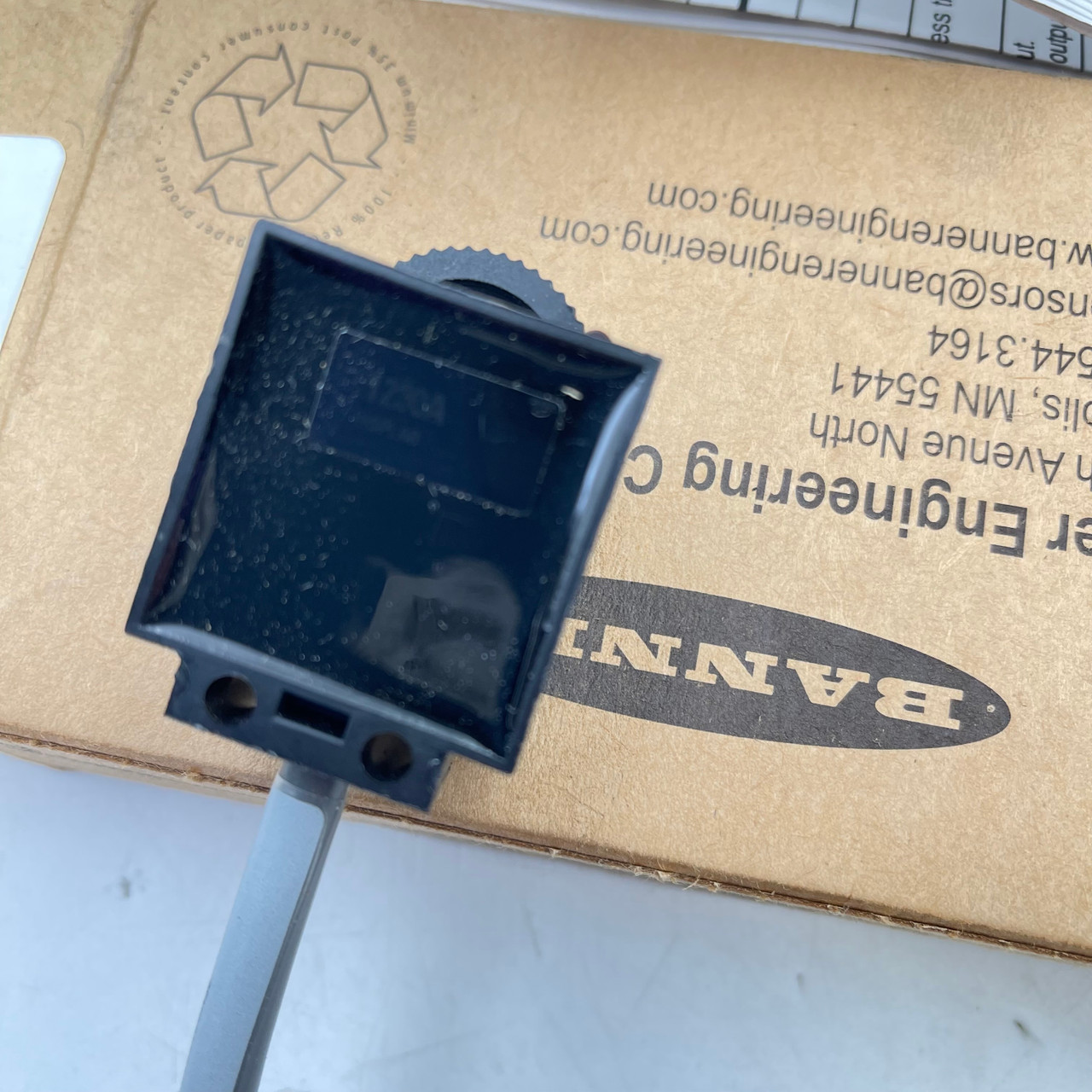 BANNER 2ENS314518 60236 RETROREFLECTIVE PHOTOELECTRIC EYE SENSOR