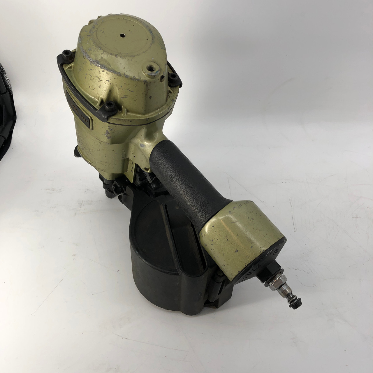 MAGNUM WCP-70 Pneumatic Coil Nailer 1-3/4-Inch to 2-3/4-Inch Heavy Duty