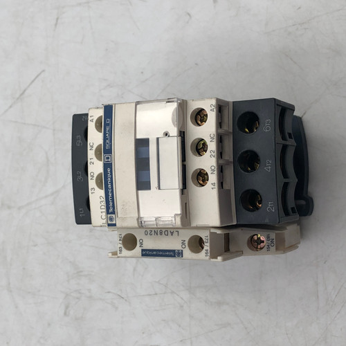 TELEMECANIQUE LC1D32 24VDC COIL STARTER CONTACTOR W/ LAD8N20 MODULE