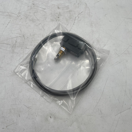 Omron Z-15GQ21-B Panel Mount Cross Roller Snap Action Switch New QTY 2