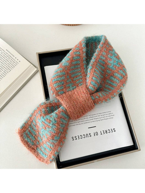 Scarvii - Two-Tone Knitted Scarf with Slip-Through Design, Orange
