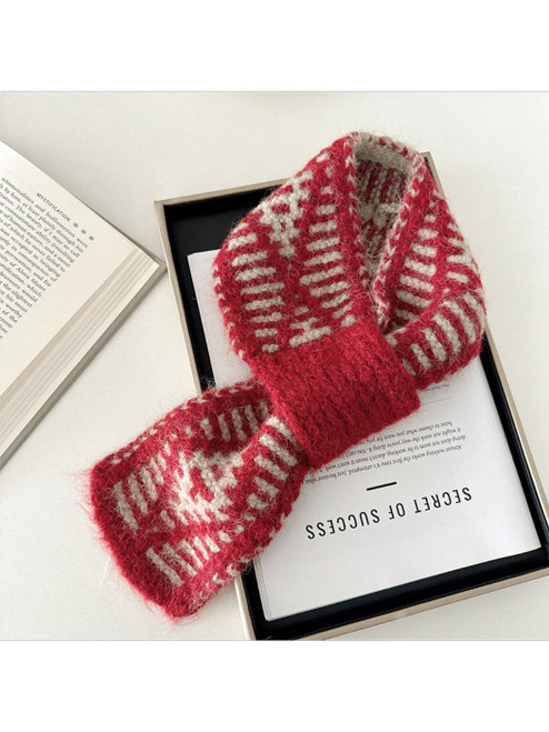 Scarvii - Two-Tone Knitted Scarf with Slip-Through Design, Red