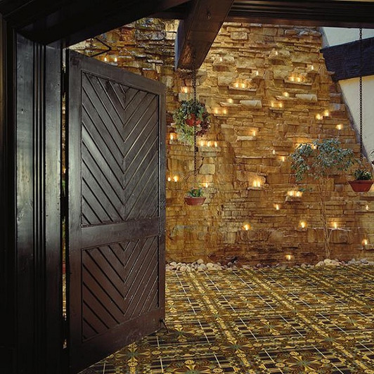 Shaw Philadelphia Social Spaces Castle Inn 54513 Commercial Carpet Room Scene