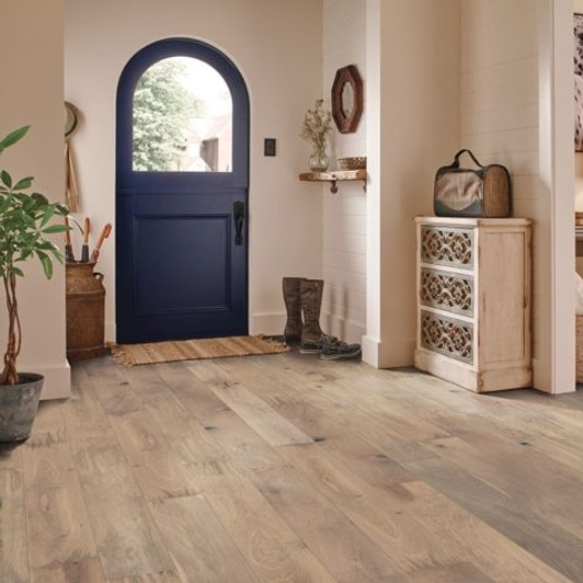 Robbins Natures Canvas Gold White Oak 7 1/2" Engineered Hardwood Plank Room Scene