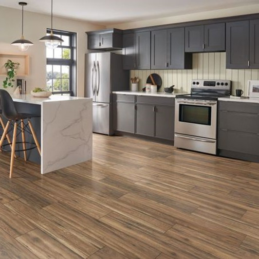 Bruce Landscape Traditions 8"x 0.50" TimberTru Laminate (LandscapeTraditions8) Room Scene