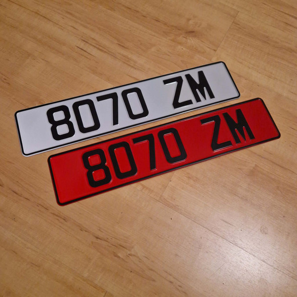 80mm Vintage Pressed Plates (Pair) White + Red