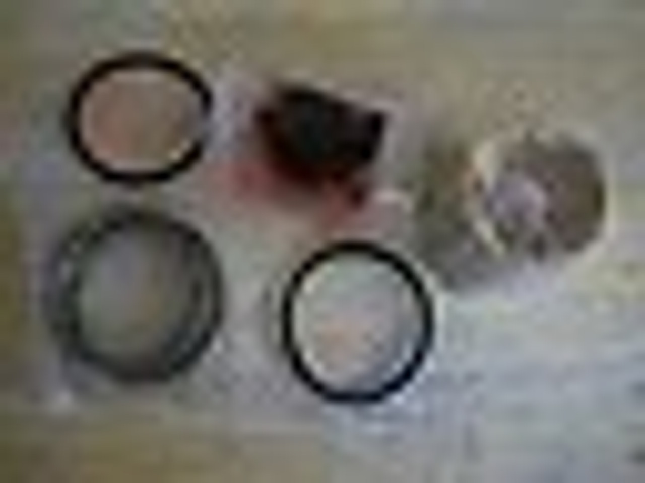 Yamaha RZ350 Rear Brake Caliper Seal Kit with Pistons