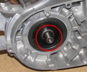 Original Crank shaft Ignition held on with a bolt.