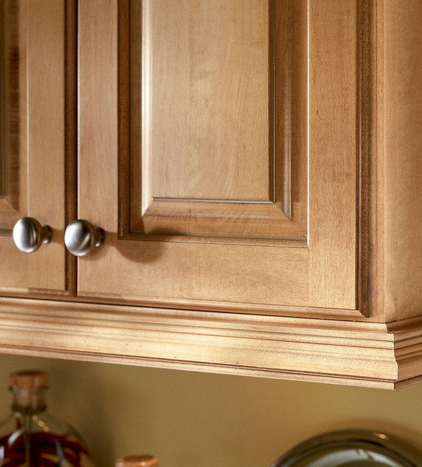 Inset Light Rail and Ogee Molding Inset Light Rail and Ogee Molding