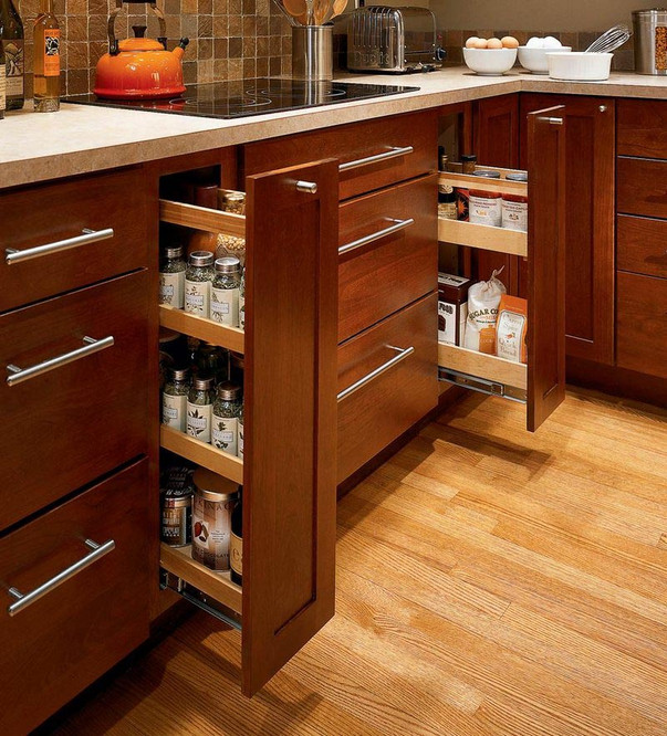 Base Pantry Pull-out Base Pantry Pull-out