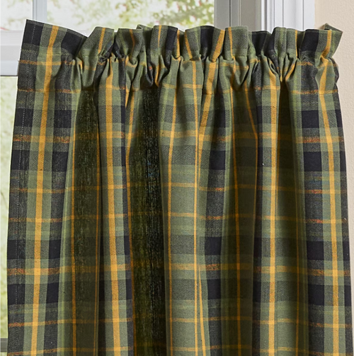 Willow Lane Plaid Tiers 36"L