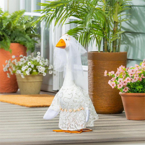 Giddy the Goose Bride Outfit