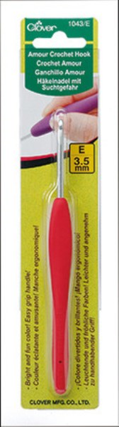 Clover Amour Crochet Hook – Size E (3.5mm) Red