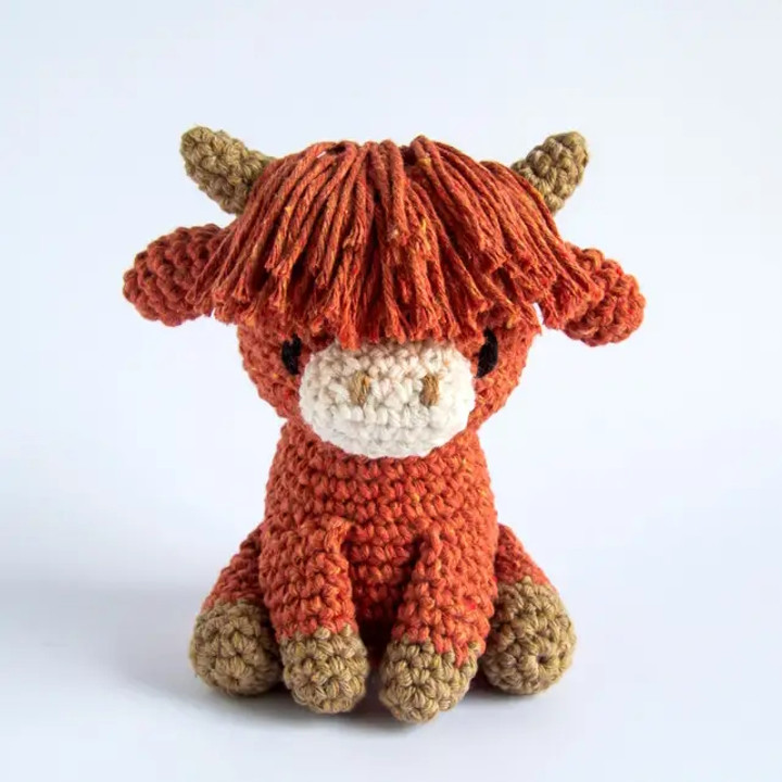 Highland Cow Aidan Crochet Amigurumi Kit