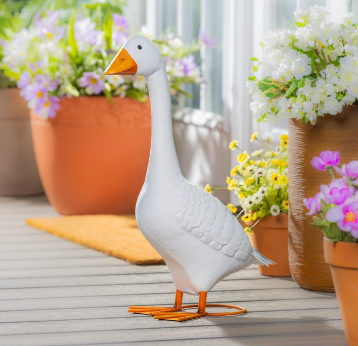 Giddy the 21" Metal Porch Goose
