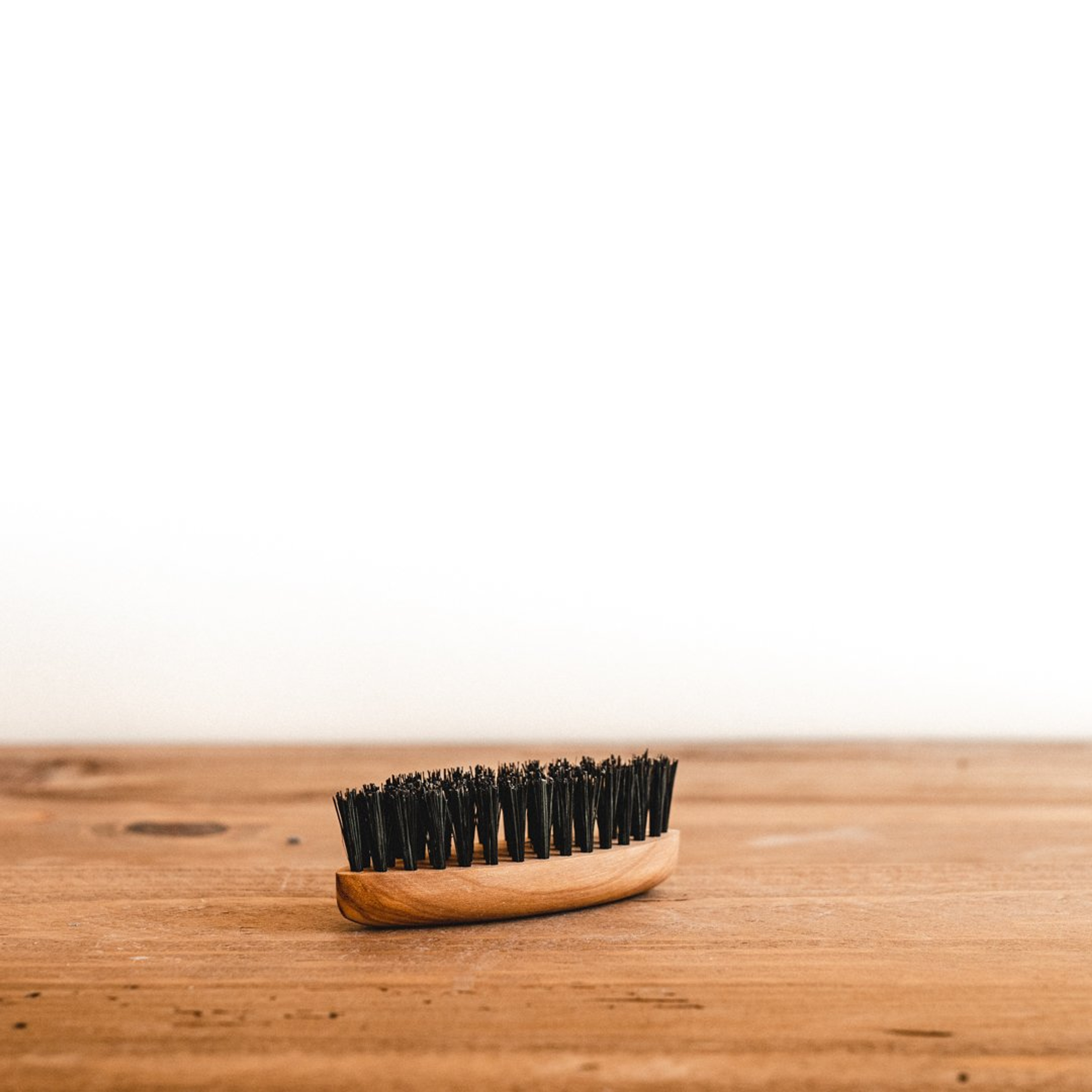 BEARD BRUSH "NAVETTE"