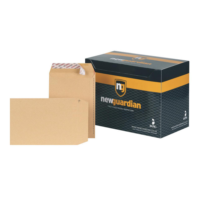 CW Office New Guardian Env Man C5 BX 250, a box of postal protection envelopes with two open envelopes showing their kraft paper material and adhesive strips.