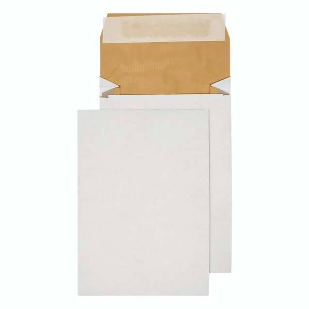 CW Office Q-Connect C5 Padded Gusset Envelope, white padded gusset envelope with brown paper packaging, P100 pack for mailing and document storage.