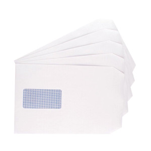 CW Office Q-Connect Env C5 Window 90G PK500, a pack of five white window envelopes with C5 size and security pattern on the window