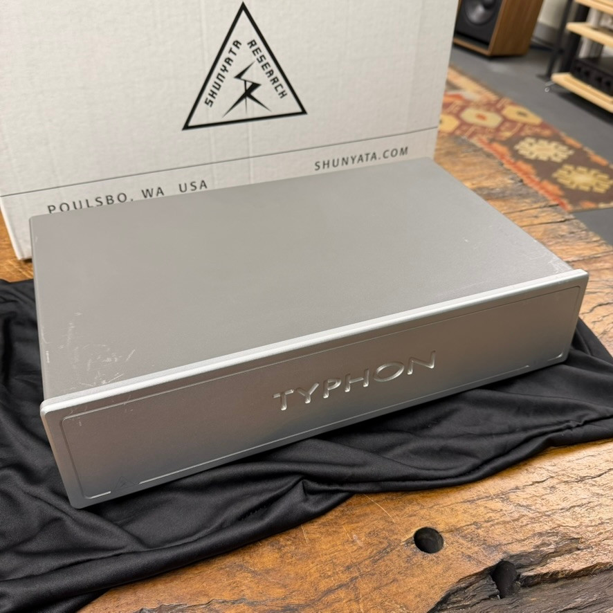 Shunyata Typhon V2 power conditioner US