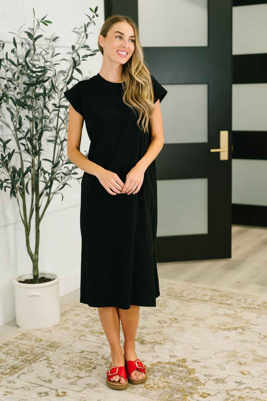 Sweet Like That Casual Dress: Black 