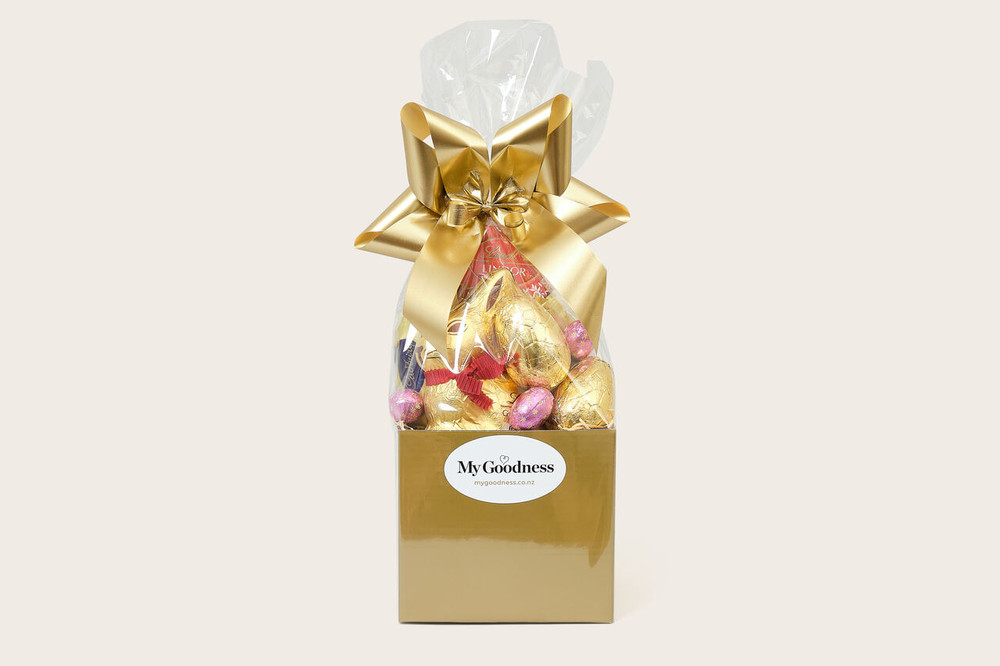 Easter Gold, Lindt Chocolate, Lindt Bunny, Easter Gifts, Easter Eggs Easter Gold, Lindt Chocolate, Lindt Bunny, Easter Gifts, Easter Eggs
