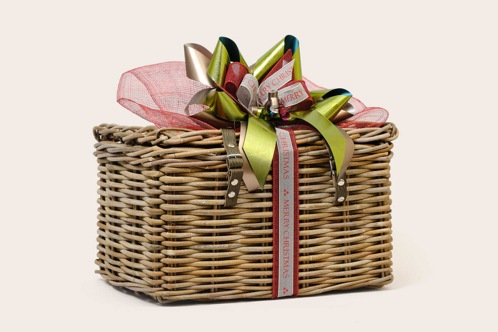 Deluxe Hampers; Premium Hampers; Quality Rattan Baskets; Top End Gift Baskets; Hampers; Fortune & Maison; Ultimate Hampers; quality gifts; Luxury Hampers; best Gift Hampers; Top Gift Basket; Bollinger; Gin; Champagne; French Champagne; Top End; Top Quality; Largest gift hamper; Heritage; Traditional Hamper