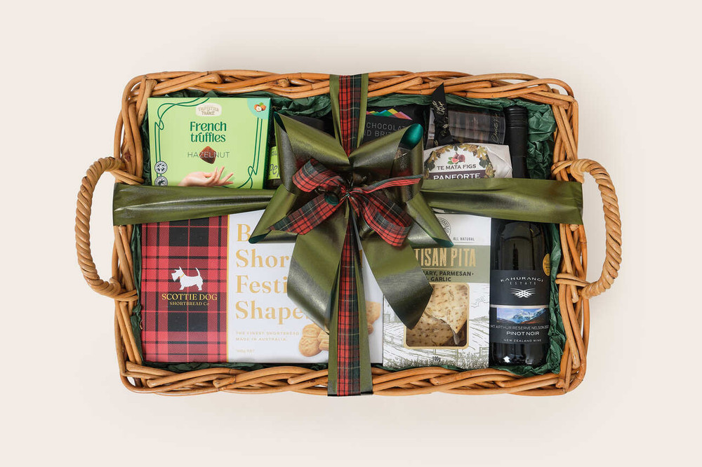 Large Xmas Tray; Rattan Tray; Christmas Tray; Traditional Tray; Rattan Basket