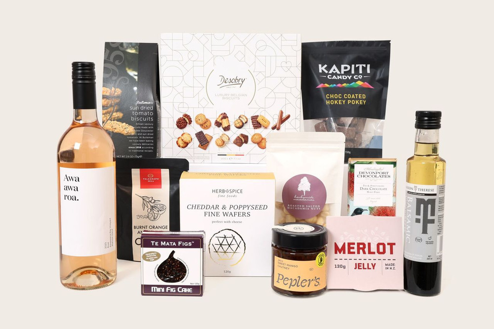 Large Xmas Tray; Rattan Tray; Christmas Tray; Traditional Tray; Rattan Basket