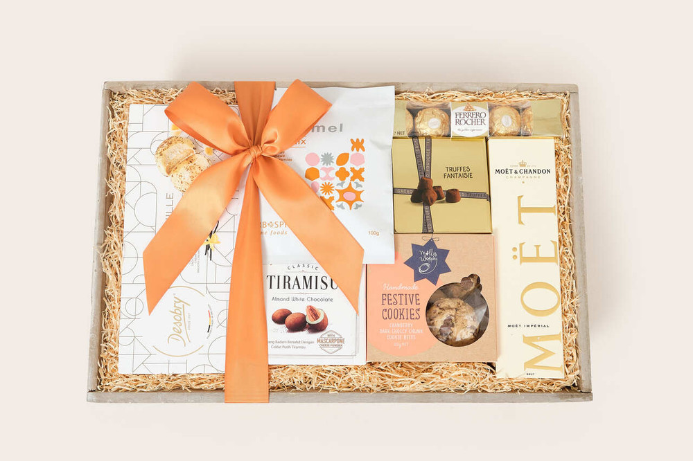 Moet; Christmas Tray; Xmas Tray; Gift Basket; Chocolate;  Moet; Christmas Tray; Xmas Tray; Gift Basket; Chocolate;