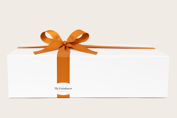 The Home Deluxe Gift Box with Veuve The Home Deluxe Gift Box with Veuve