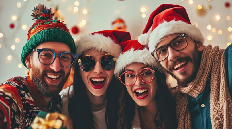 A guide to choosing Christmas Gifts for Staff or Clients A guide to choosing Christmas Gifts for Staff or Clients