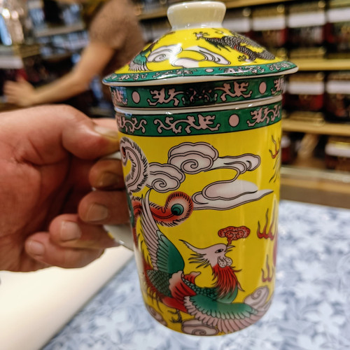 Temugg med sil & lock - Gul med kinesisk drake & fågel Fenix