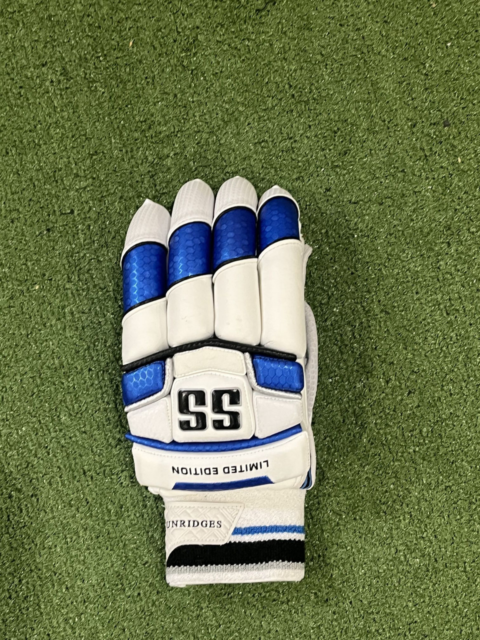 SS Limited Edition Batting Gloves 