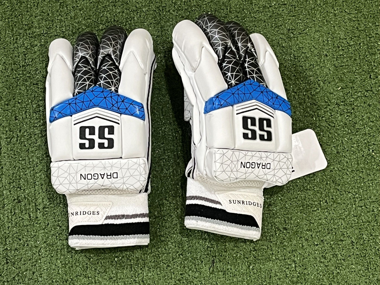SS Dragon Batting Gloves