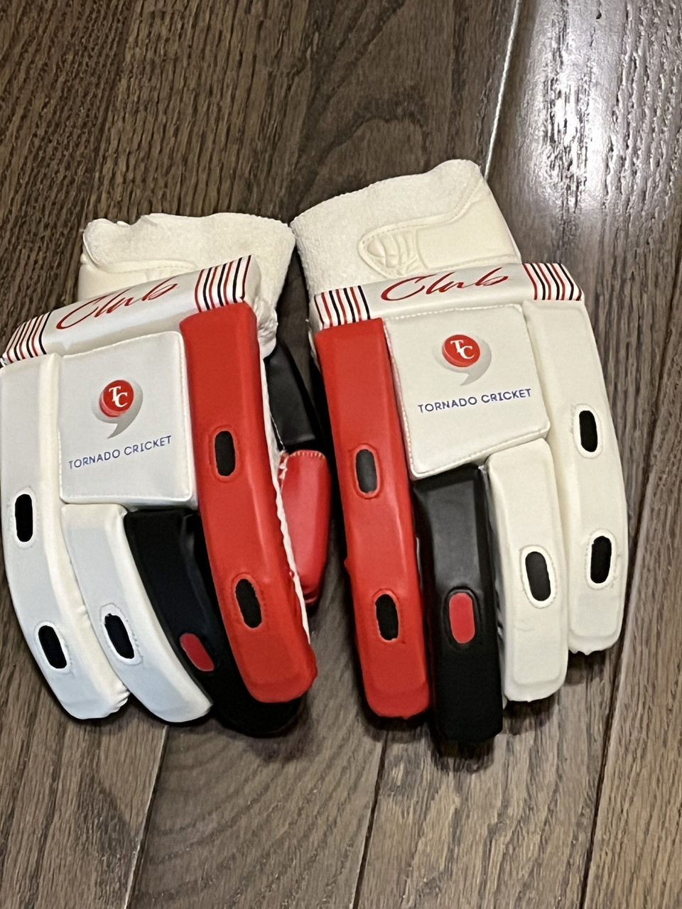 TC Youth Cricket Kit with Gray Nicolls Pulse Inferno Cricket Bat